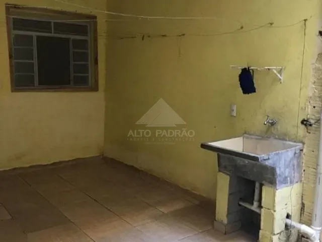 Casa com 250m² 3 quartos e 2 banheiros, à venda, no bairro Vila Assis Brasil em Mauá