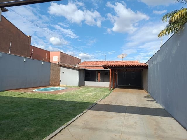 Foto do Casa - Casa com 2 dormitórios para alugar por R$ 1.234,61/mês - Jardim Maracanã - Uberaba/MG | ZUCATO IMOBILIARIA LTDA