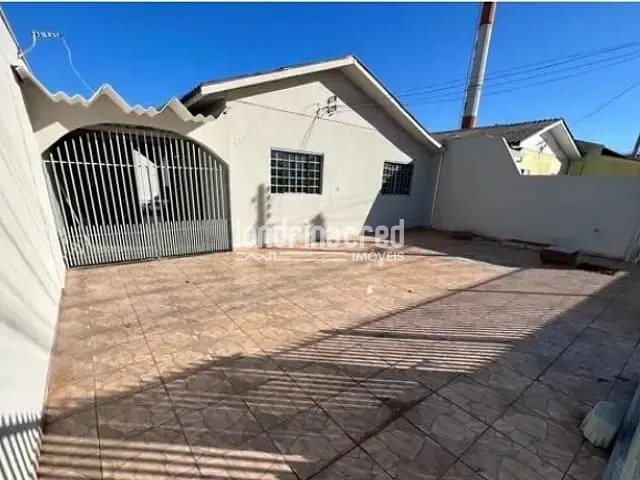 Casa com 200m² 2 quartos e 2 banheiros, à venda, no bairro Assis em Londrina