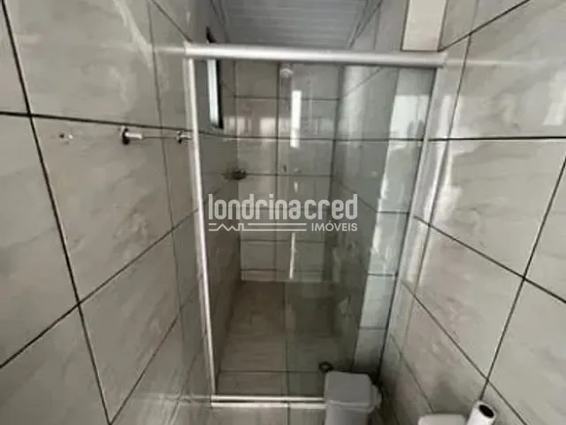 Casa com 200m² 2 quartos e 2 banheiros, à venda, no bairro Assis em Londrina