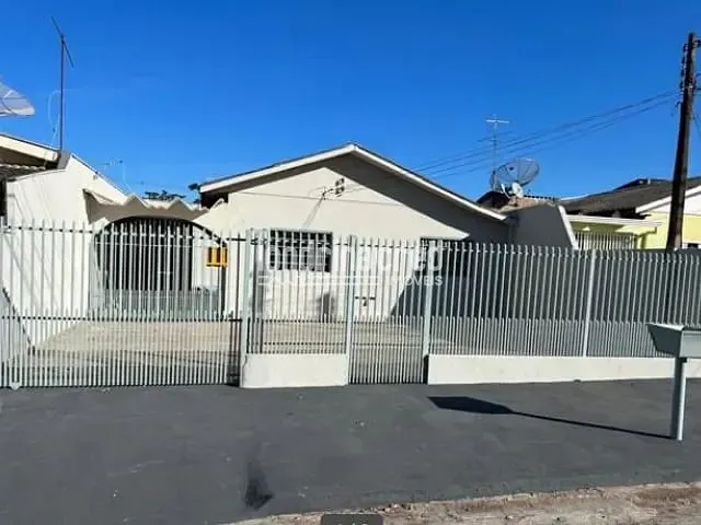 Casa com 200m² 2 quartos e 2 banheiros, à venda, no bairro Assis em Londrina
