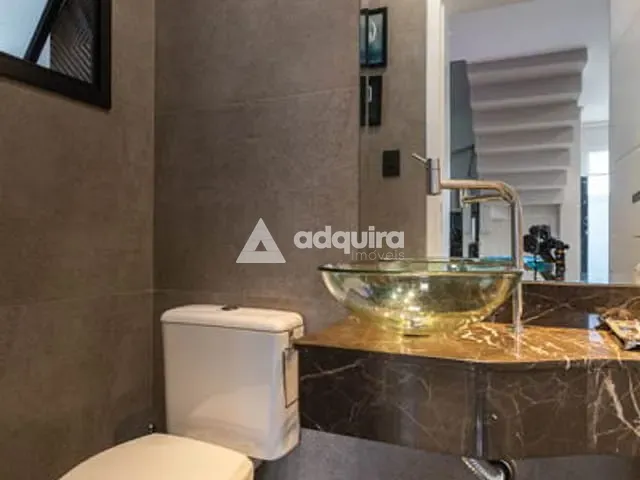 Casa com 370m² 3 quartos e 5 banheiros, à venda, no bairro Jardim Carvalho em Ponta Grossa