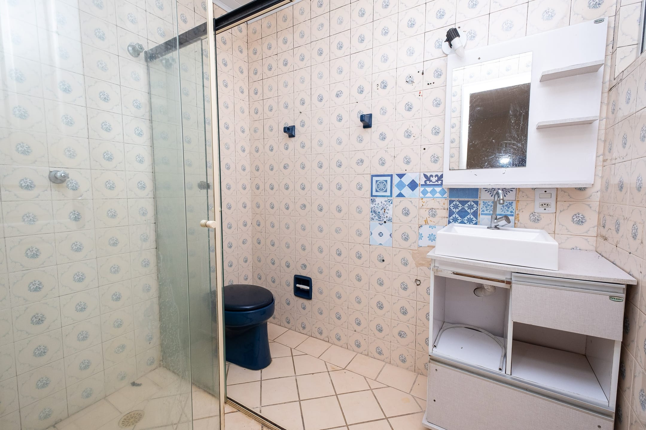 Casa à venda no Recanto de Portugal - com 165 m², 3 quartos, lareira, churrasqueira, pátio com piscina e portão eletrônico. - 11