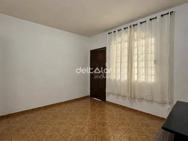 Casa 2 quartos e 1 banheiro, para alugar, no bairro Santa Branca em Belo Horizonte