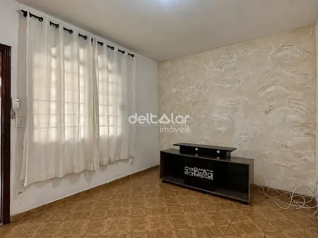 Casa 2 quartos e 1 banheiro, para alugar, no bairro Santa Branca em Belo Horizonte