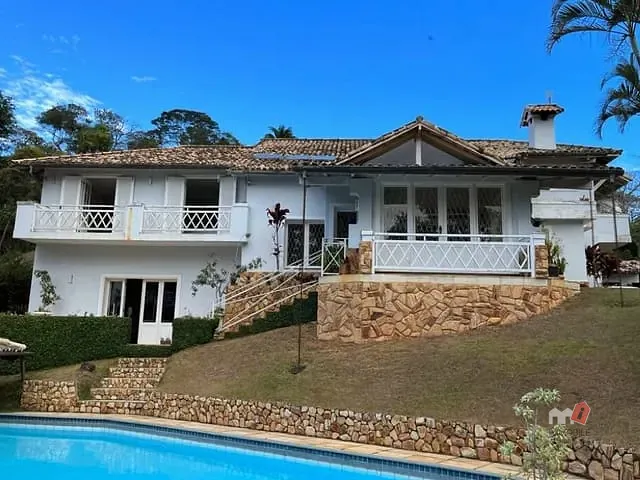 Casa 4 quartos e 3 banheiros, à venda, no bairro Itaipava em Petrópolis