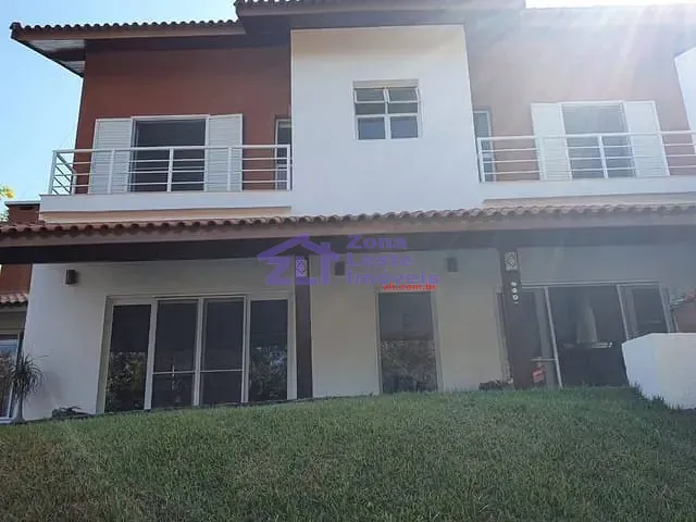 Casa com 3000m² 4 quartos e 5 banheiros, à venda, no bairro Parque Village Castelo em Itu