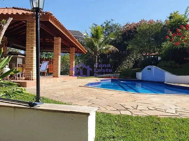 Casa com 3000m² 4 quartos e 5 banheiros, à venda, no bairro Parque Village Castelo em Itu