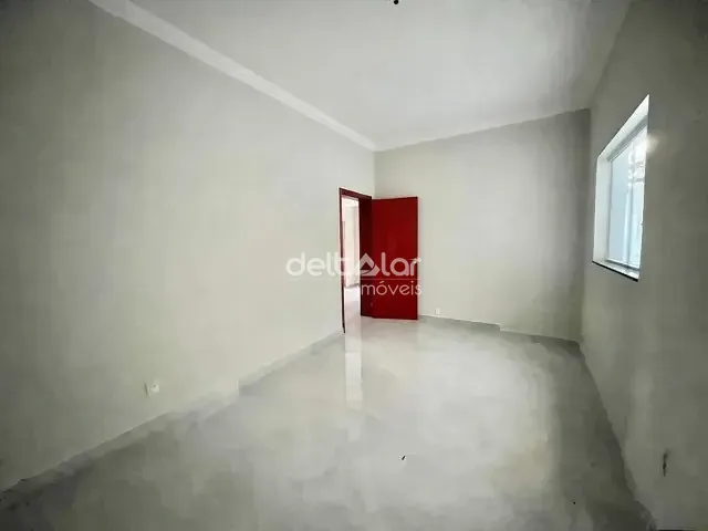 Casa com 90m² 2 quartos e 1 banheiro, à venda, no bairro Europa em Belo Horizonte