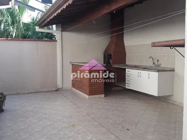 Casa com 250m² 3 quartos e 3 banheiros, à venda, no bairro Jardim das Indústrias em São José dos Campos