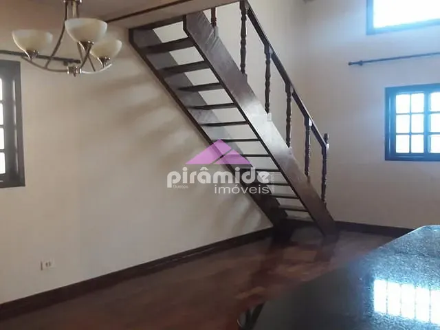 Casa com 250m² 3 quartos e 3 banheiros, à venda, no bairro Jardim das Indústrias em São José dos Campos