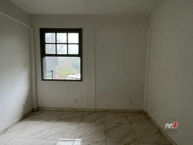Casa 1 quarto e 1 banheiro, para alugar, no bairro Chácara Flora em Petrópolis