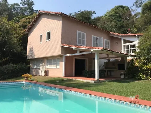 Casa com 2700m² 5 quartos e 2 banheiros, à venda, no bairro Itaipava em Petrópolis