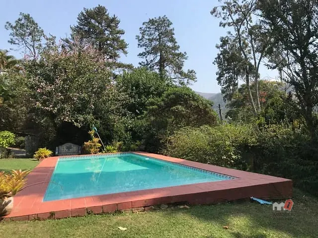Casa com 2700m² 5 quartos e 2 banheiros, à venda, no bairro Itaipava em Petrópolis