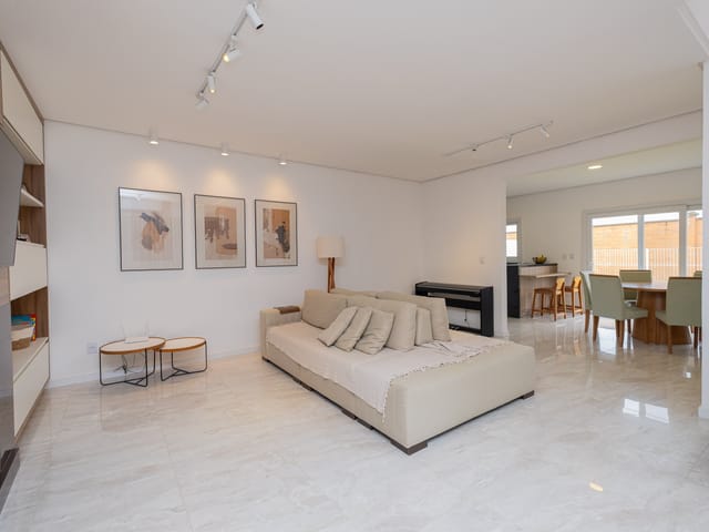 Casa com 360m² 3 quartos e 2 banheiros, à venda, no bairro Laranjal em Pelotas