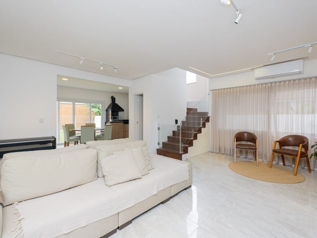 Casa com 360m² 3 quartos e 2 banheiros, à venda, no bairro Laranjal em Pelotas