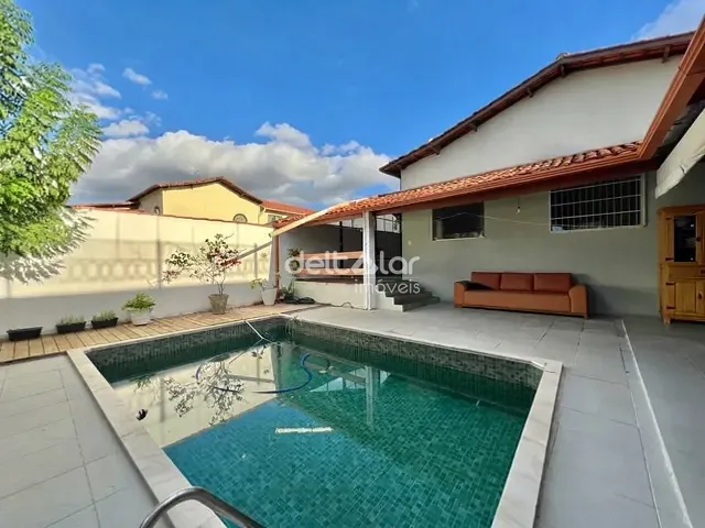 Casa com 360m² 3 quartos e 4 banheiros, à venda, no bairro Santa Mônica em Belo Horizonte
