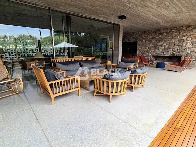 Casa com 2000m² 5 quartos e 6 banheiros, à venda ou para alugar, no bairro Fazenda Boa Vista em Porto Feliz