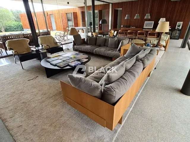 Casa com 2000m² 5 quartos e 6 banheiros, à venda ou para alugar, no bairro Fazenda Boa Vista em Porto Feliz