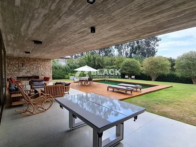 Casa com 2000m² 5 quartos e 6 banheiros, à venda ou para alugar, no bairro Fazenda Boa Vista em Porto Feliz