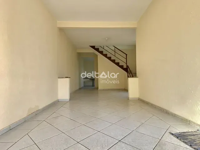 Casa com 200m² 4 quartos e 2 banheiros, para alugar, no bairro Santa Terezinha em Belo Horizonte