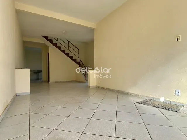 Casa com 200m² 4 quartos e 2 banheiros, para alugar, no bairro Santa Terezinha em Belo Horizonte