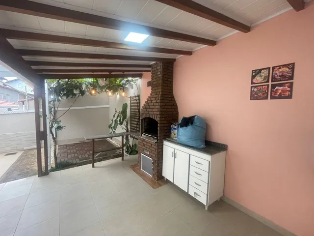 Casa com 252m² 3 quartos e 2 banheiros, para alugar, no bairro Urbanova em São José Dos Campos