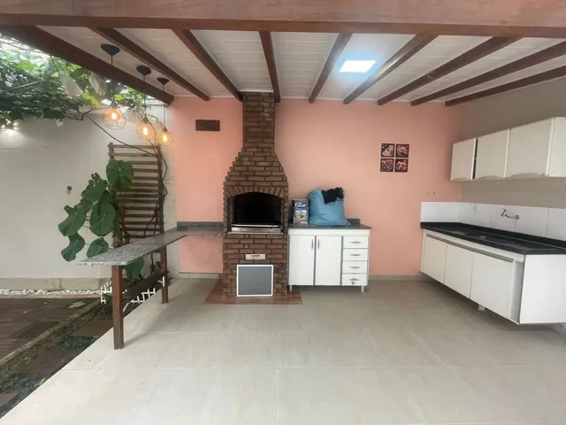 Casa com 252m² 3 quartos e 2 banheiros, para alugar, no bairro Urbanova em São José Dos Campos