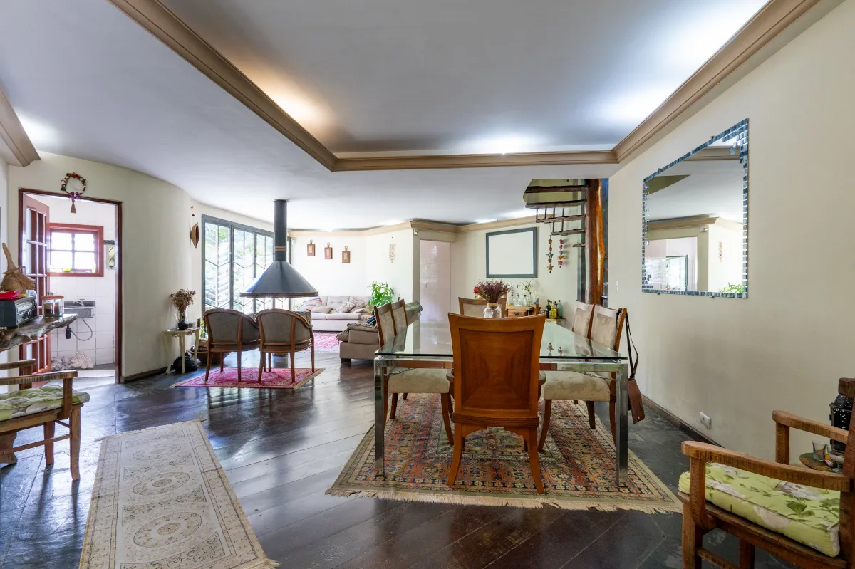 Casa no condomínio Jardim Iolanda para venda com 3 quartos, sendo 2 suítes, 624m²
