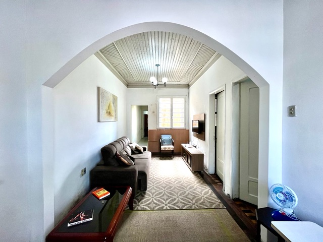 Casa com 120m² 3 quartos e 3 banheiros, à venda, no bairro Centro em Pelotas