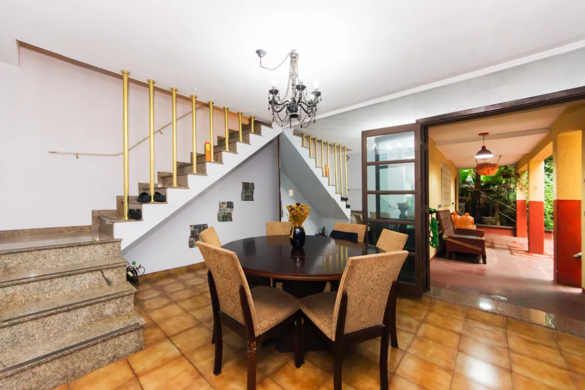 Casa para venda em Ipiranga com 4 quartos, sendo 1 suíte, 196m²