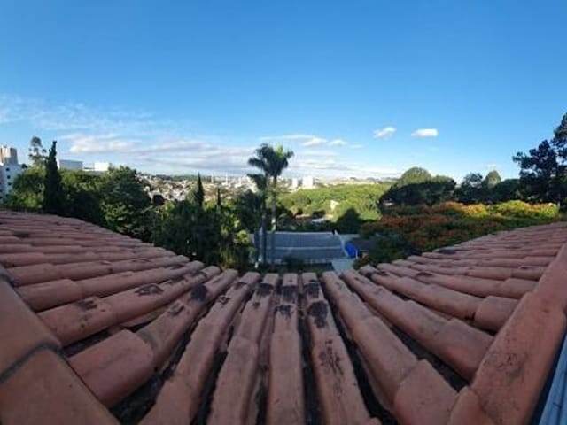 Casa com 1494m² 6 quartos e 7 banheiros, à venda, no bairro Granja Viana em Cotia