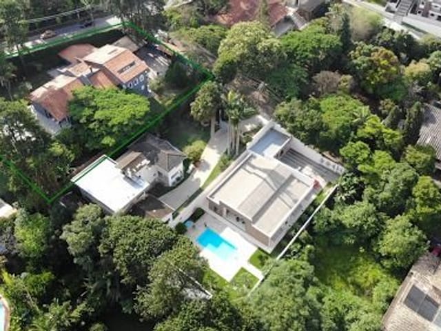 Casa com 1494m² 6 quartos e 7 banheiros, à venda, no bairro Granja Viana em Cotia