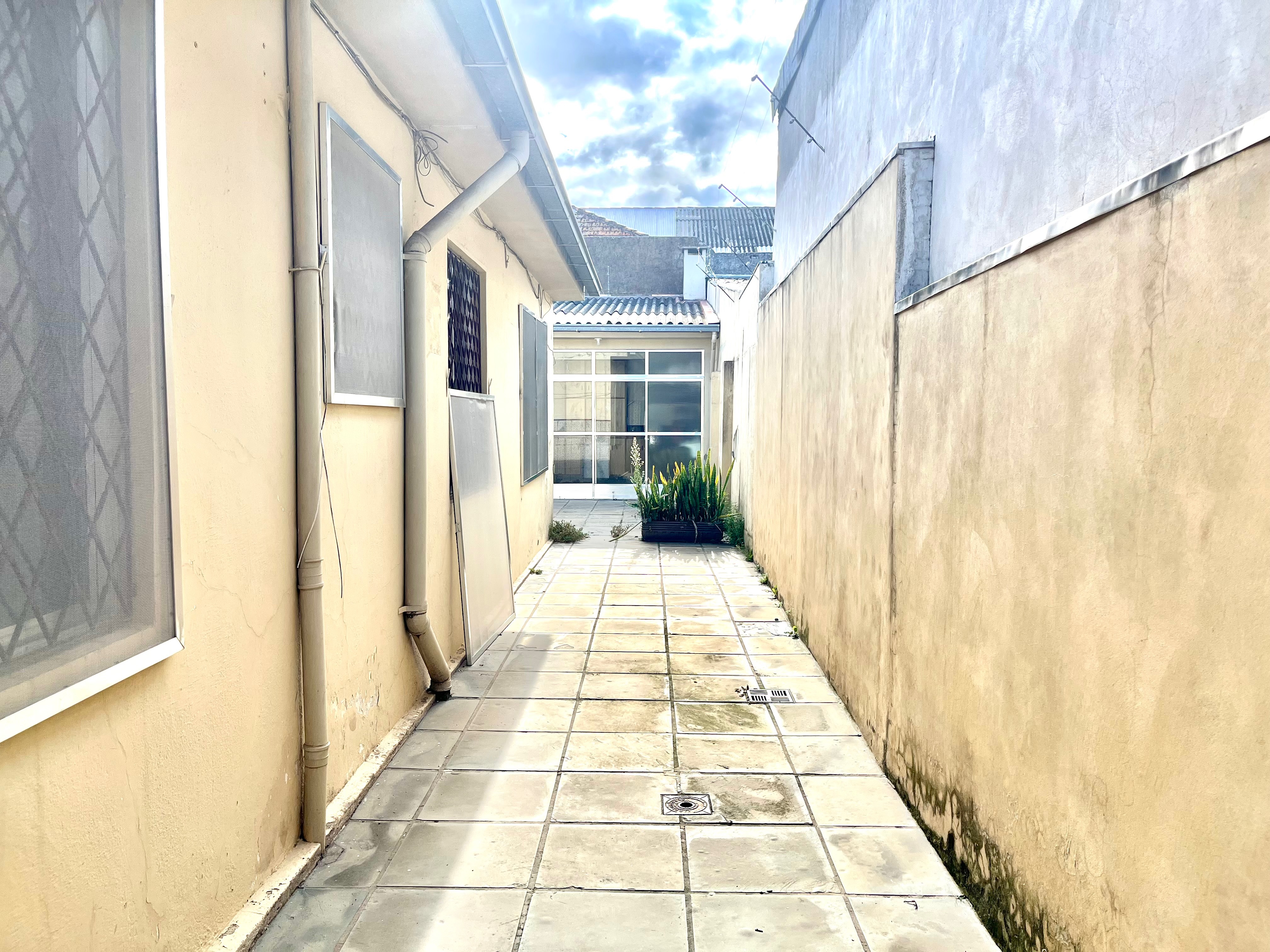 Casa à venda no centro de Pelotas - 132 m², 2 quartos, garagem e área de lazer com piscina e churrasqueira. - 15
