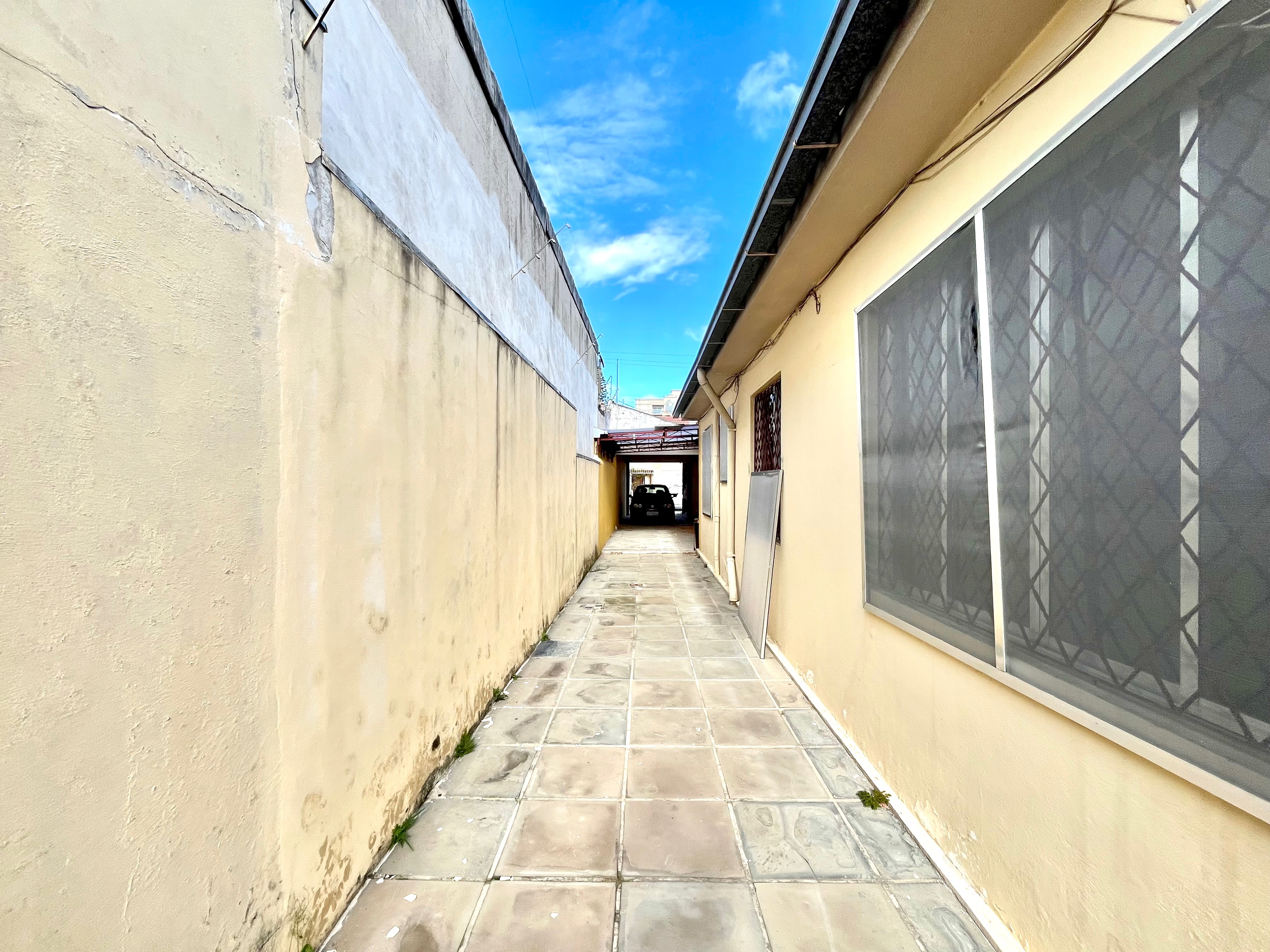 Casa à venda no centro de Pelotas - 132 m², 2 quartos, garagem e área de lazer com piscina e churrasqueira. - 16
