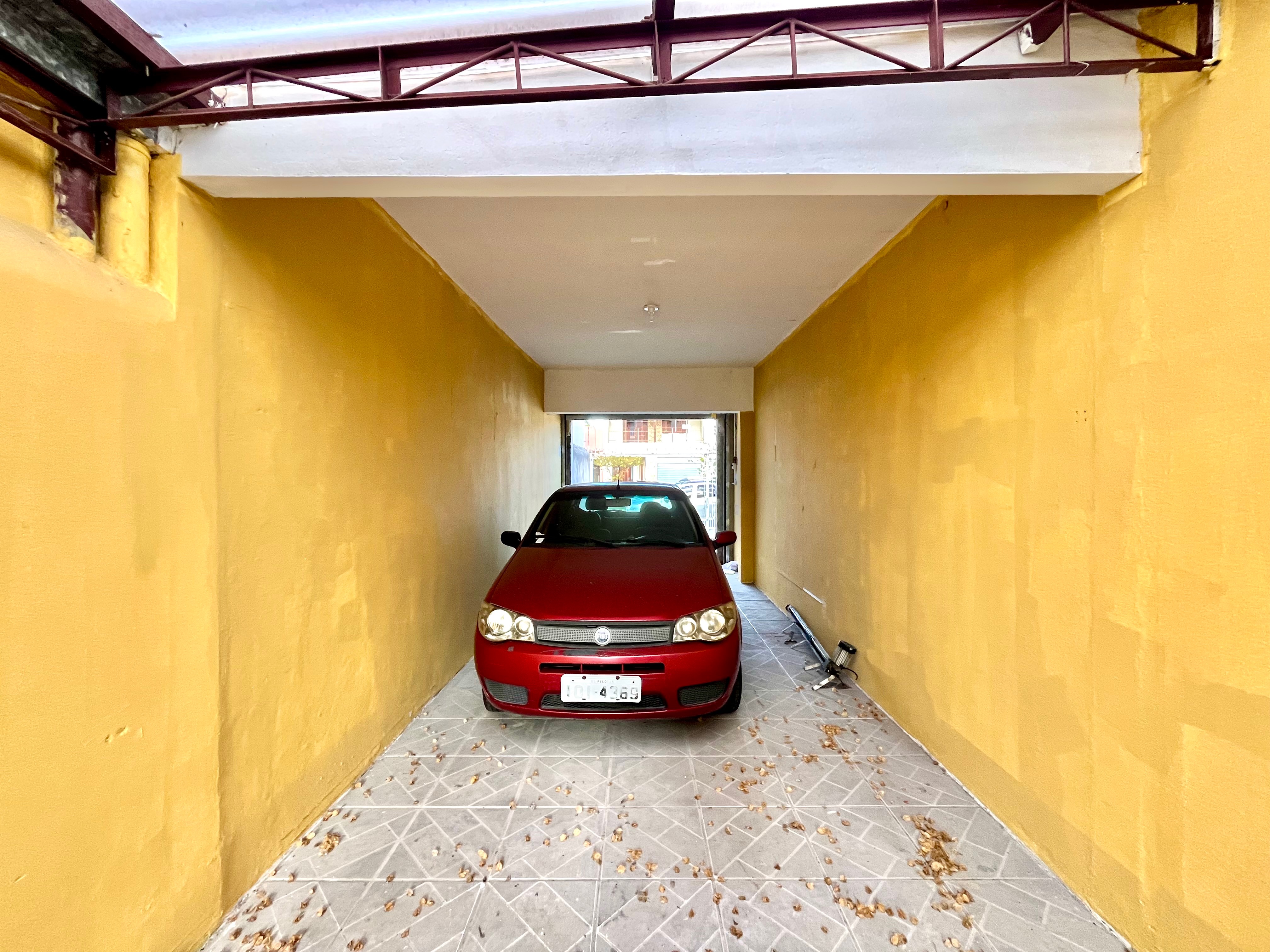Casa à venda no centro de Pelotas - 132 m², 2 quartos, garagem e área de lazer com piscina e churrasqueira. - 17