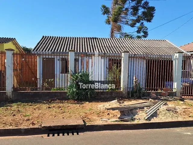Casa com 295m² 2 quartos e 1 banheiro, à venda, no bairro Jardim Carvalho em Ponta Grossa