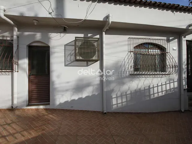 Casa com 100m² 3 quartos e 2 banheiros, para alugar, no bairro Nova Cachoeirinha em Belo Horizonte