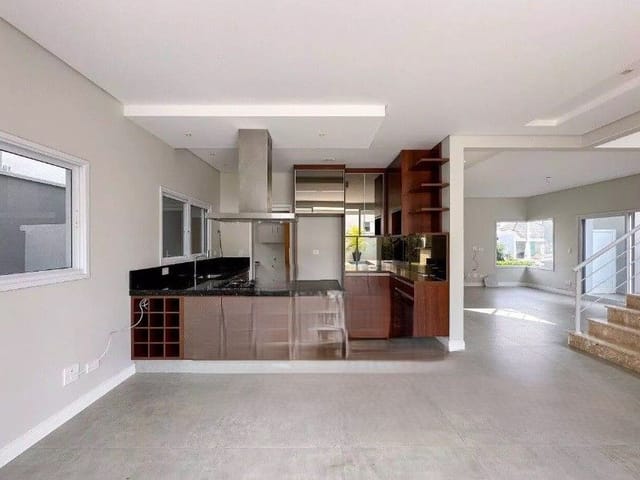 Casa com 264m² 4 quartos e 2 banheiros, à venda, no bairro Urbanova em São José dos Campos