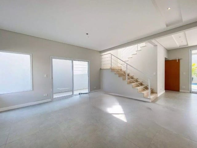 Casa com 264m² 4 quartos e 2 banheiros, à venda, no bairro Urbanova em São José dos Campos