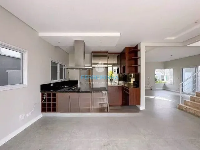 Casa com 264m² 4 quartos e 2 banheiros, à venda, no bairro Urbanova em São José dos Campos