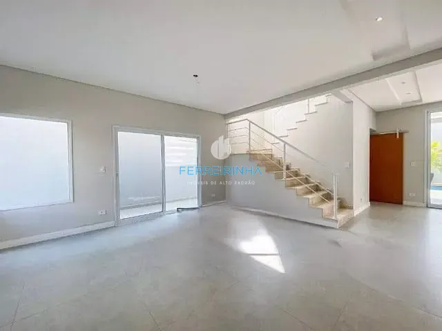 Casa com 264m² 4 quartos e 2 banheiros, à venda, no bairro Urbanova em São José dos Campos