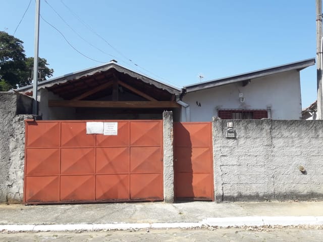 Casa com 360m² 2 quartos e 3 banheiros, à venda, no bairro Vila Santo Antônio em Tremembé