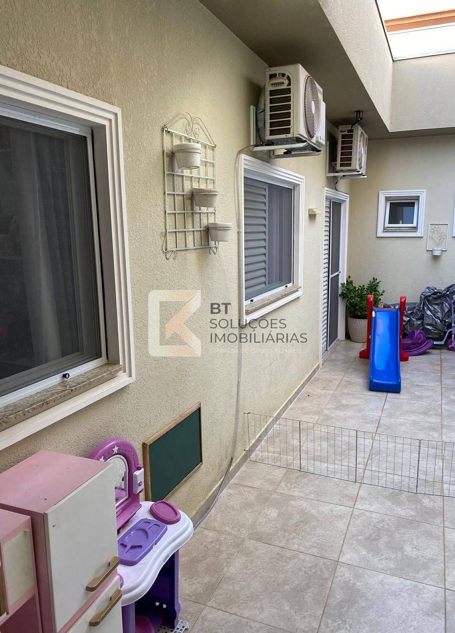 Casa, 3 quartos, 117 m² - Foto 1