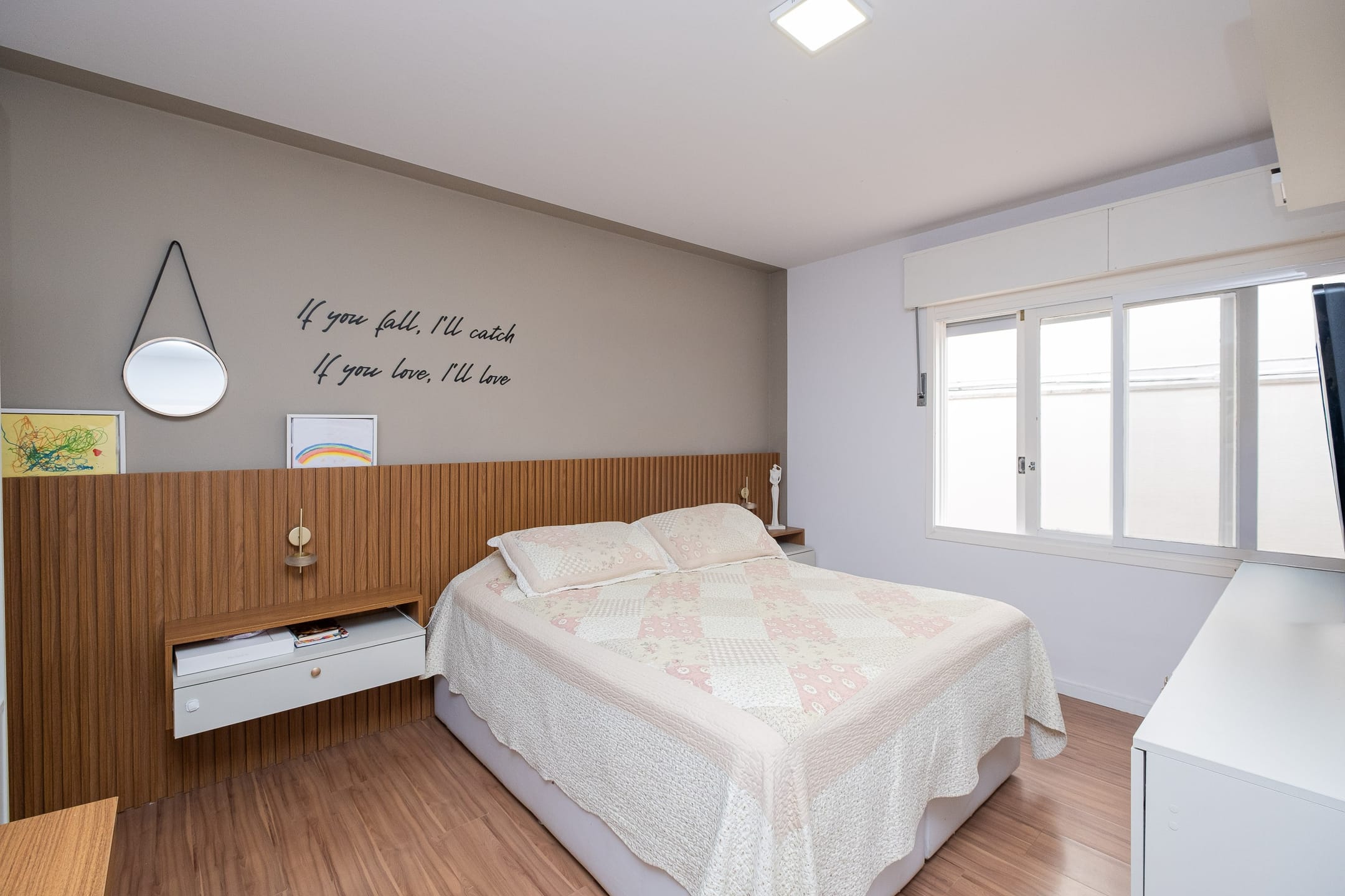 Casa mobiliada à venda no no Laranjal, Pelotas  - 286 m², 3 quartos (sendo 1 suíte com closet), móveis de alto padrão e ampla área de lazer com piscina. - 7