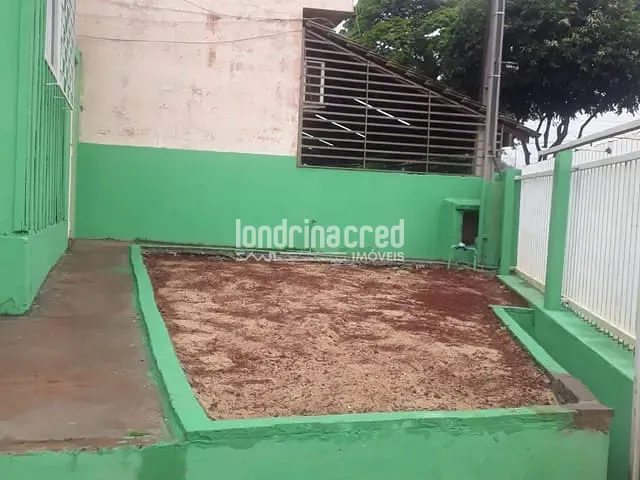 Casa com 360m² 3 quartos e 2 banheiros, à venda, no bairro Vila Casoni em Londrina