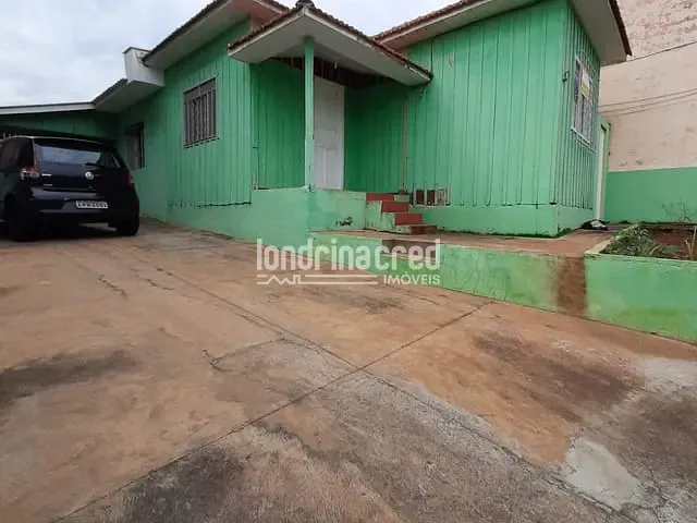 Casa com 360m² 3 quartos e 2 banheiros, à venda, no bairro Vila Casoni em Londrina