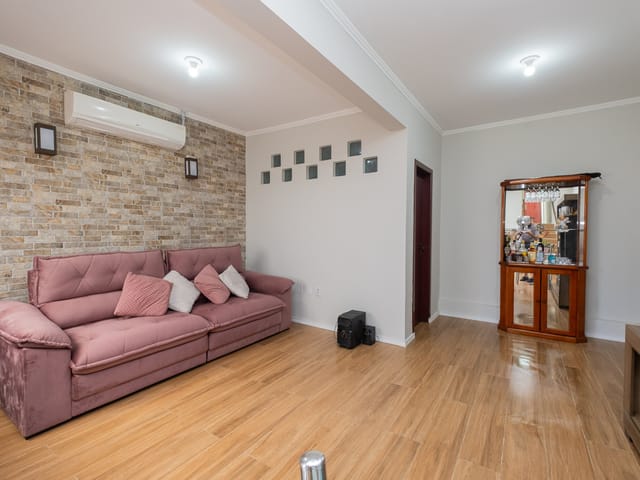 Casa com 140m² 2 quartos e 3 banheiros, à venda, no bairro Areal em Pelotas