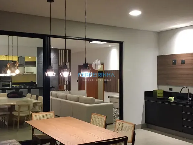 Casa com 450m² 3 quartos e 2 banheiros, à venda, no bairro Colinas do Paratehy em São José dos Campos