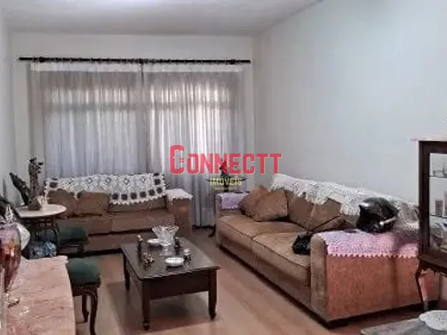 Casa com 231m² 4 quartos e 2 banheiros, à venda, no bairro Centro em Ribeirão Preto